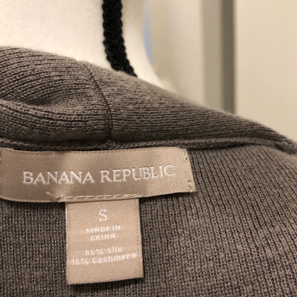 Banana Republic Cardigan - Picture 2 of 3